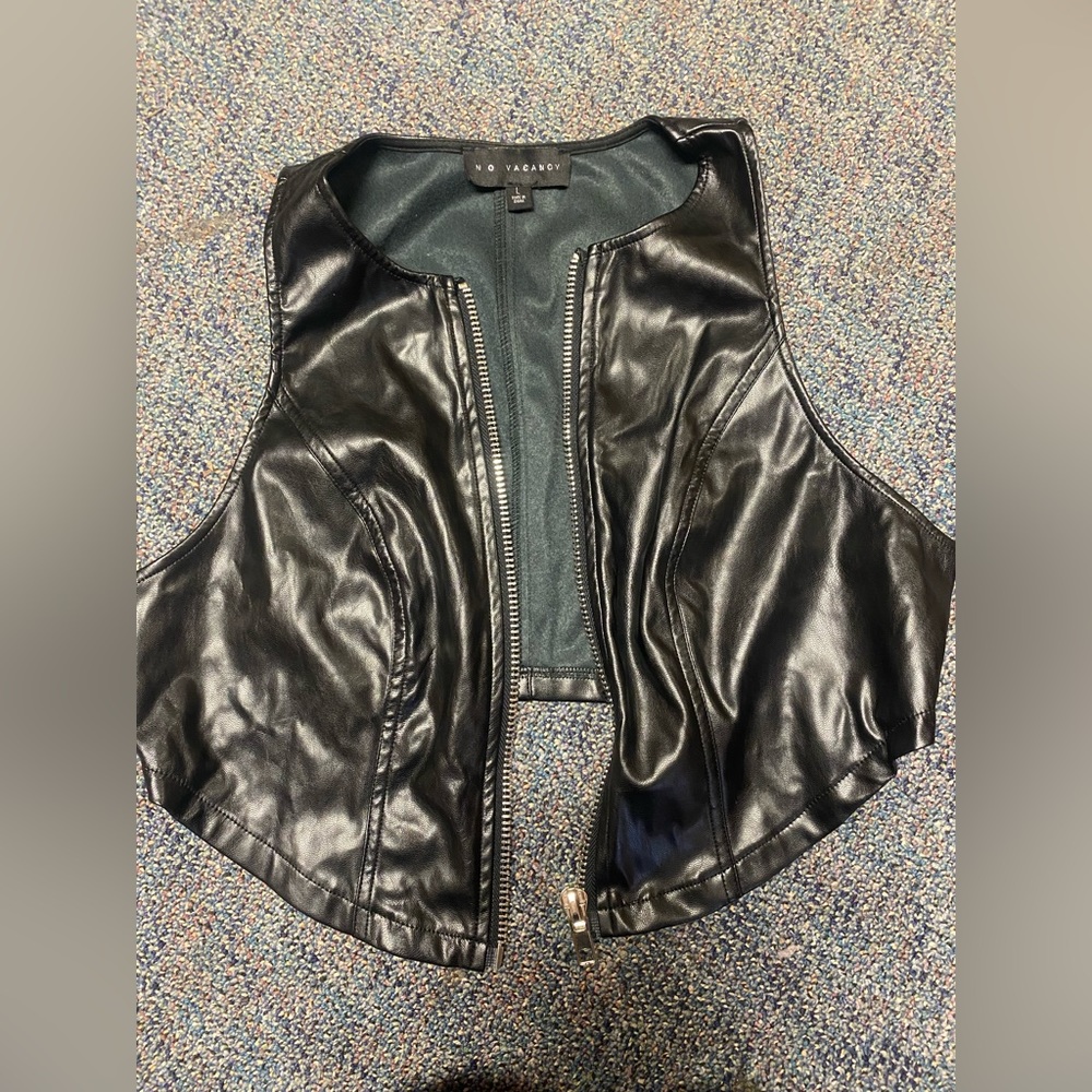 cropped black faux leather vest!